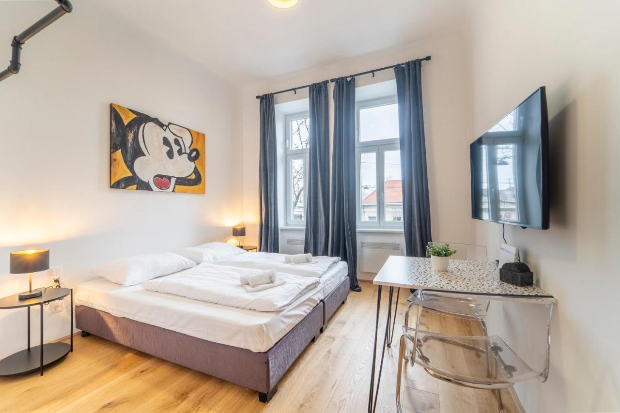 Josef'S Home I Mickey Mouse Apartment Wenen Buitenkant foto